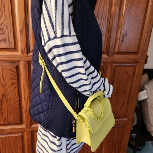 Quilted Navy blue VEST...Super Cute - Picture 7 of 8